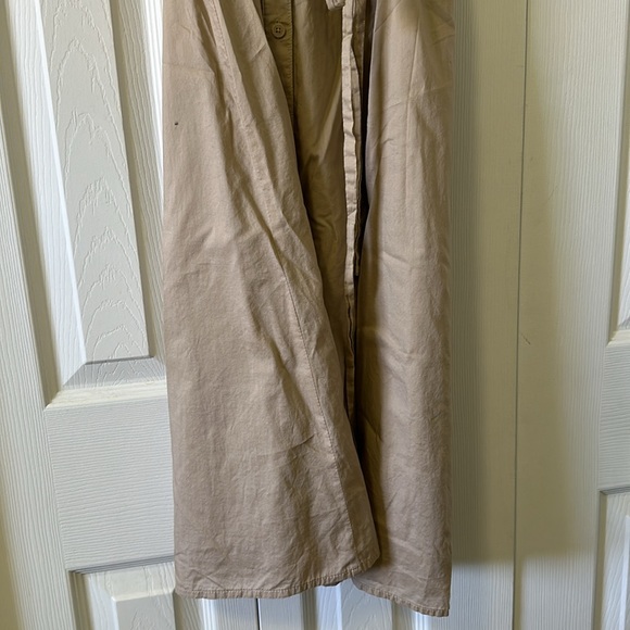 Super cute lightweight sleeveless button down dress with optional belt - Picture 3 of 7